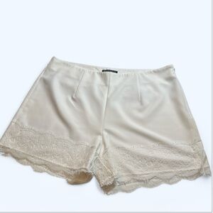 Plus Size Eloquii White Lace Trim Shorts 🤍